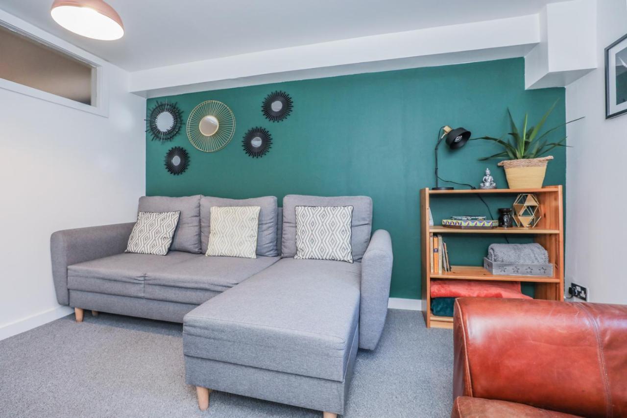 Beautiful 1-Bed Apartment Near Castle Эдинбург Экстерьер фото
